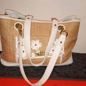 LIZ CLAIBORNE STRAW FLORAL SHOULDER HANDBAG
